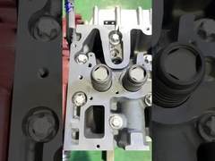 Zylinderblock und Zylinderkopf des Volvo-Motors (1)